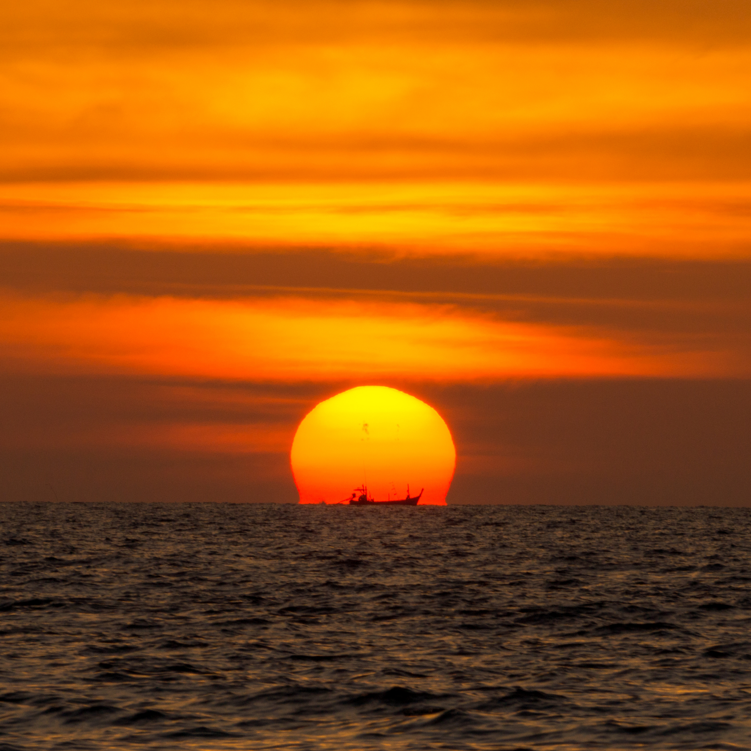 SUNSET VIBES COLLECTION